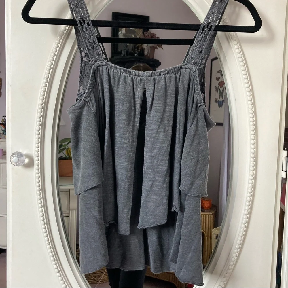 Gray top - Picture 3 of 5